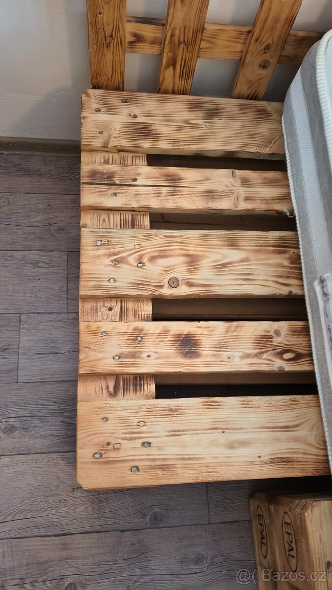 Prodám bytelnou paletovou postel EUR - 2