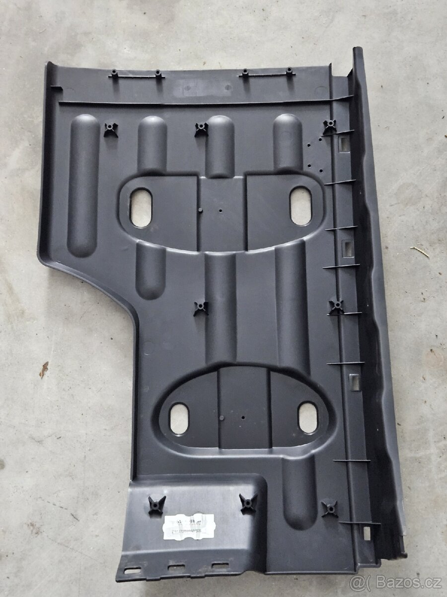 Zástěrka za přední kolo. Actros - 2