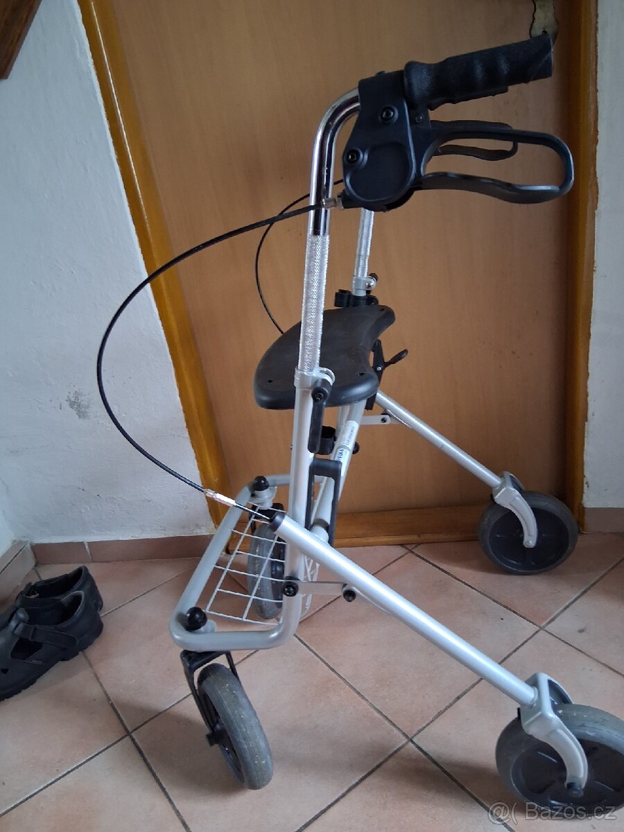 Čtyřkolové chodítko - 2