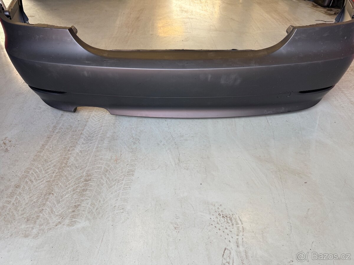 Zadní nárazník BMW E60 nový - 2