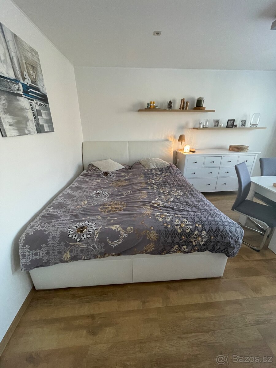 Manželská postel 190x220 - 2