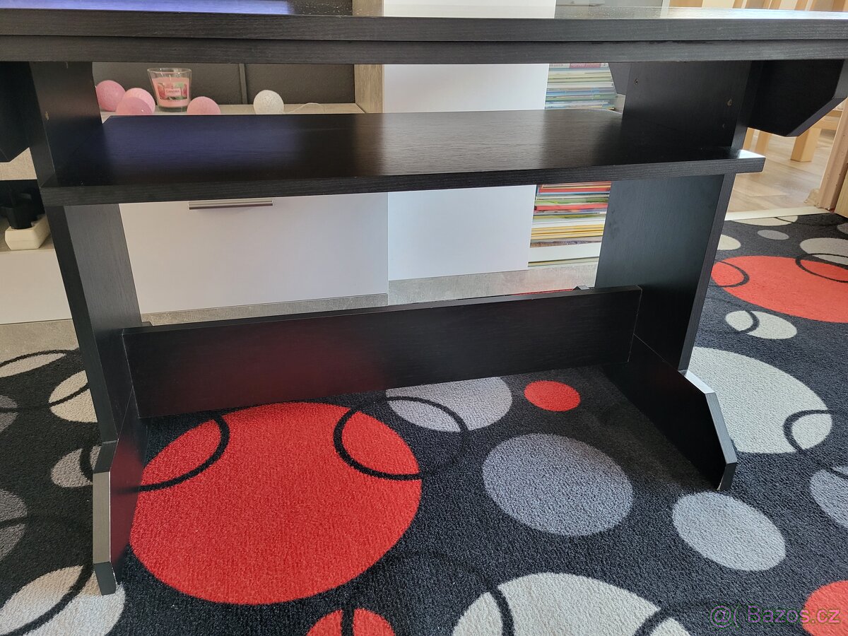 Konferencni stůl - 2