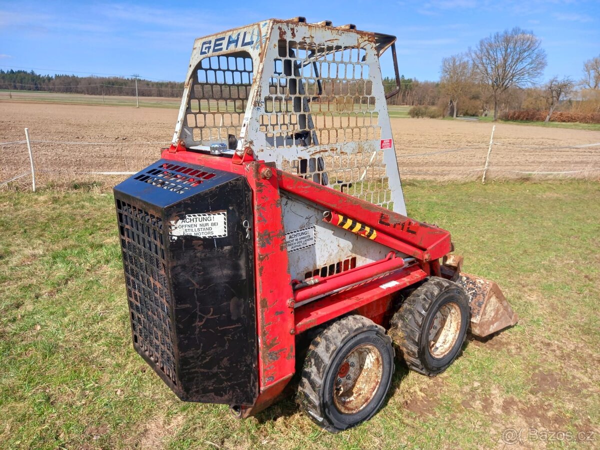 Smykový nakladač - 2