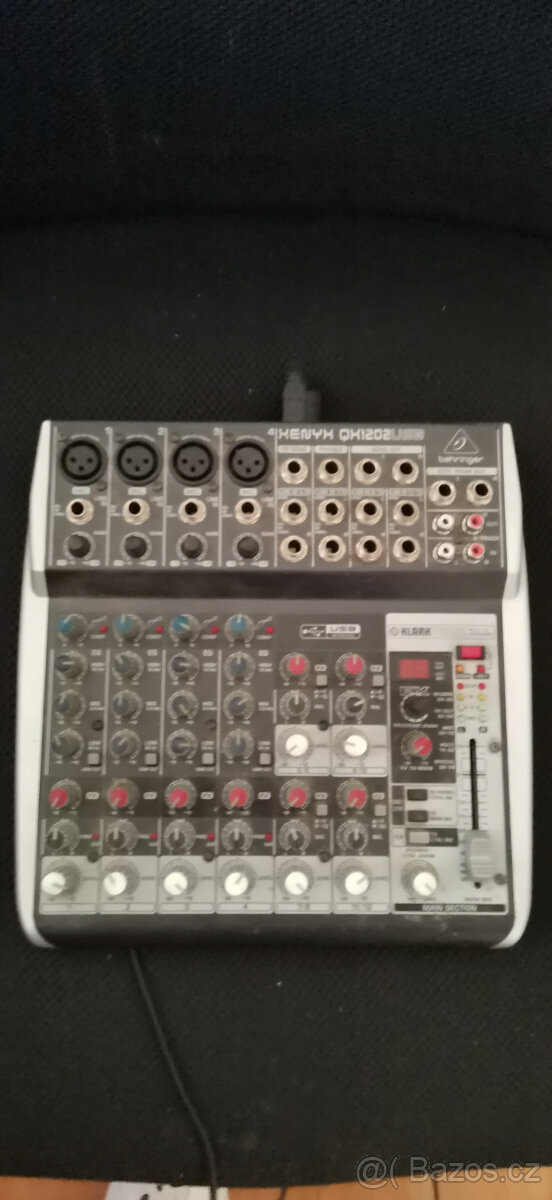 Mixážní pult Behringer - 2