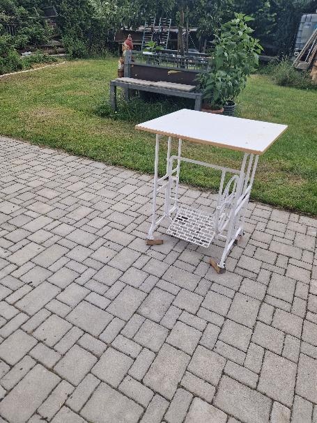 Originální litinový stůl - 2