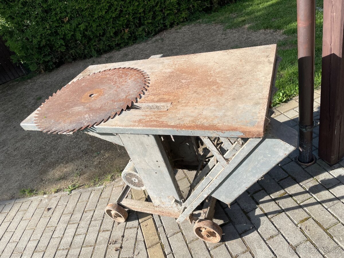 Prodám cirkulárku s kolébkou -kozlíkem - 2