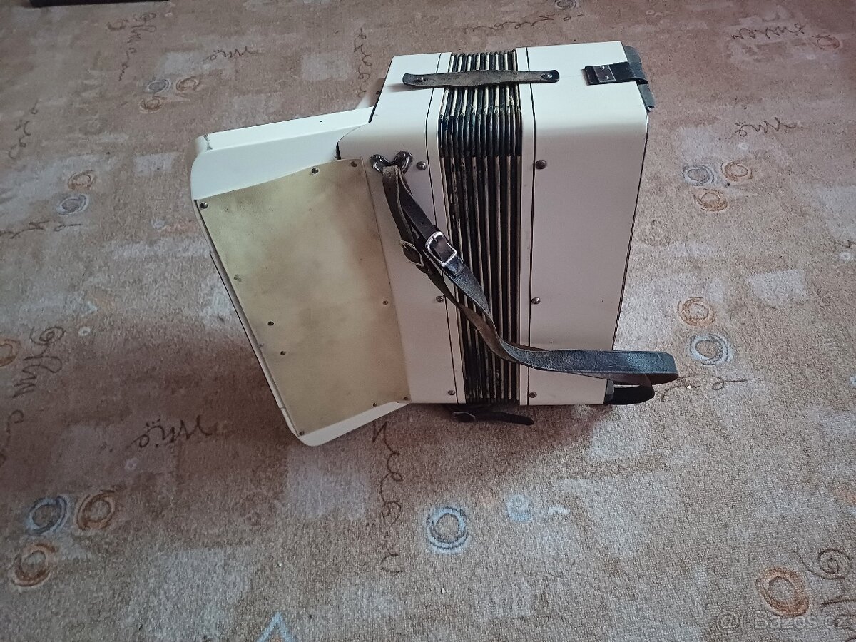 Prodám harmoniku - 2