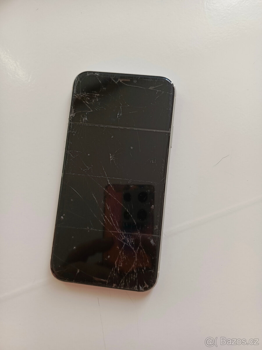 Apple iPhone XR - 2