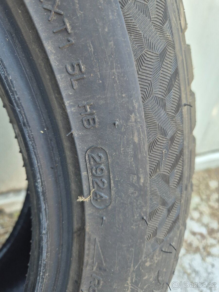 Celoroční pneu Hankook flexclimate ION 215/55R17 - 2