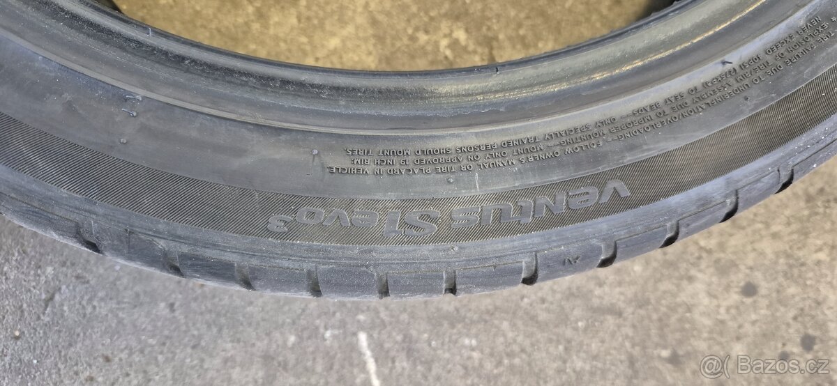 Pneu hankook 245/40/19 - 2