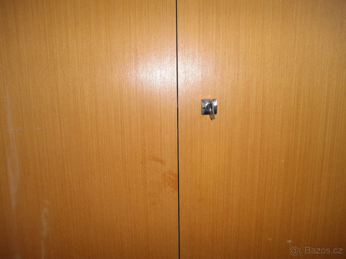 Šatní skříň. - 2