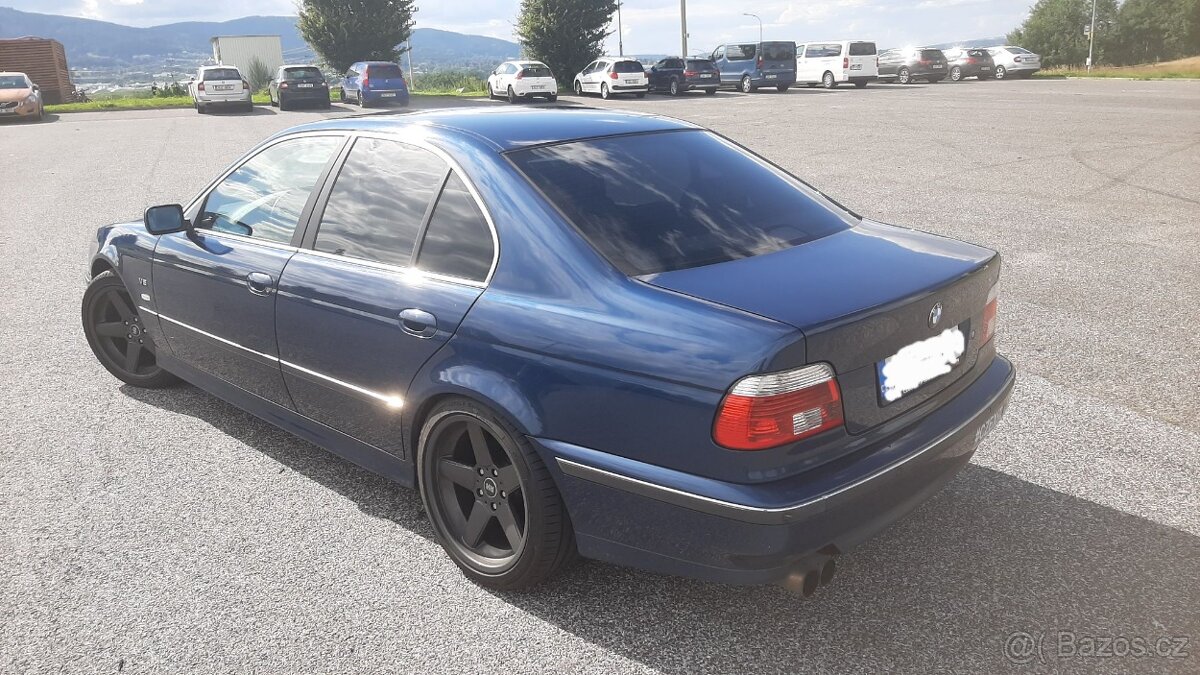 BMW E39 540i sedan, 4.4l V8 - 2
