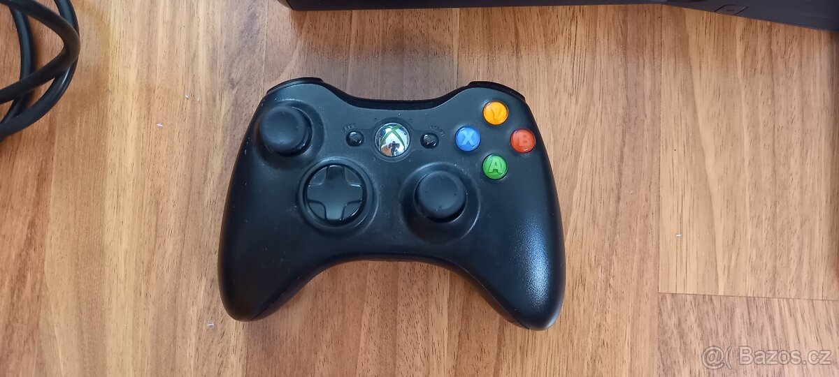 Prodám XBOX 360 s 250GB - 2