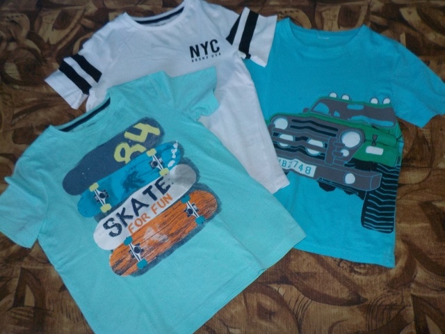 Kraťasy + tričko v.128/134 - 2