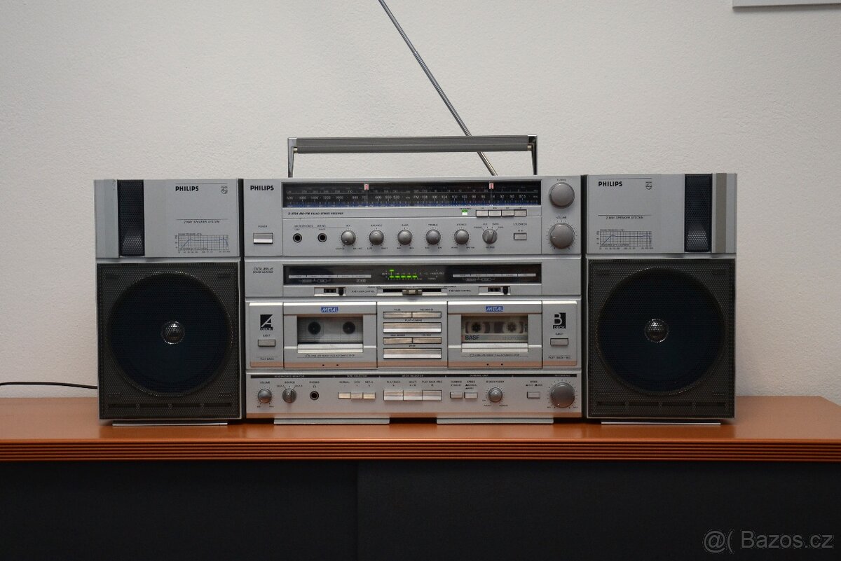 PHILIPS D8734 z roku 1982 - 2