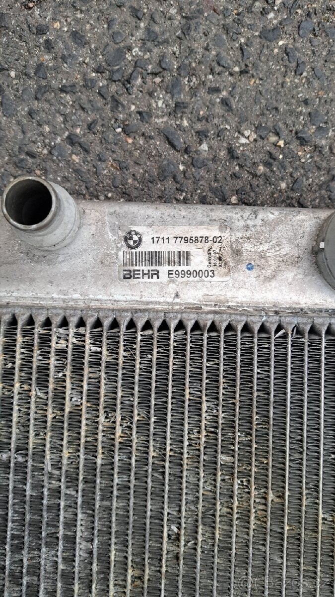 BMW E60/61 vodní chladič - 2