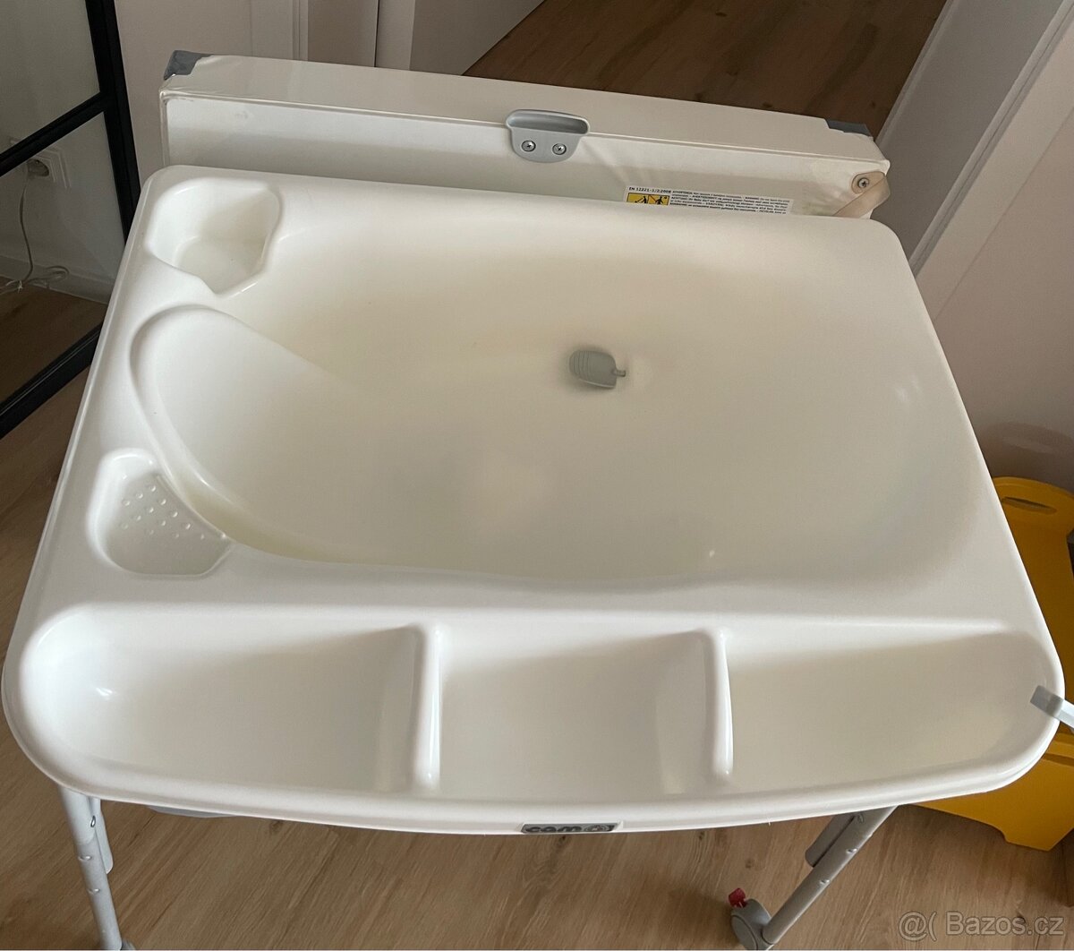 Prebalovaci stolek s vanickou - 2