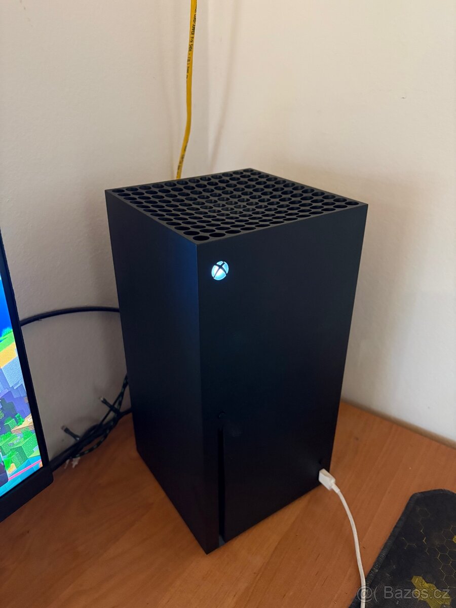 xbox series x + prislusenstvi - 2
