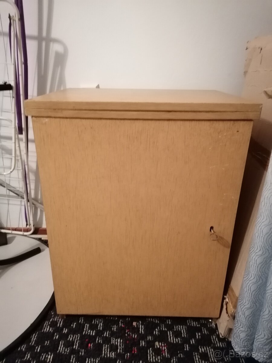 Prodám šicí stroj - 2