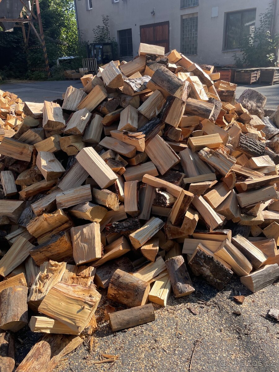 štípané měke dřevo - 2