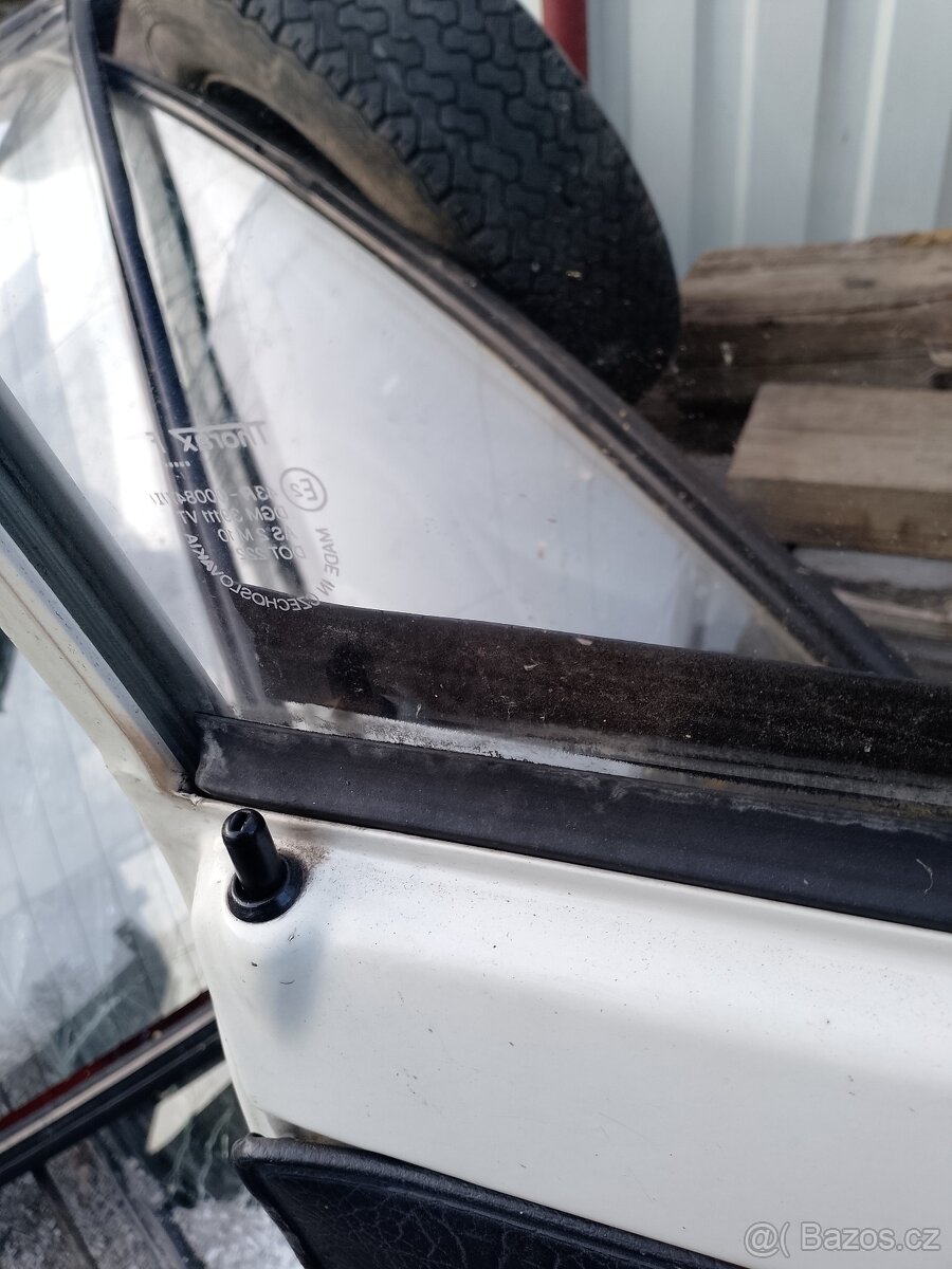 Škoda 105L 120L sametky dveří - 2