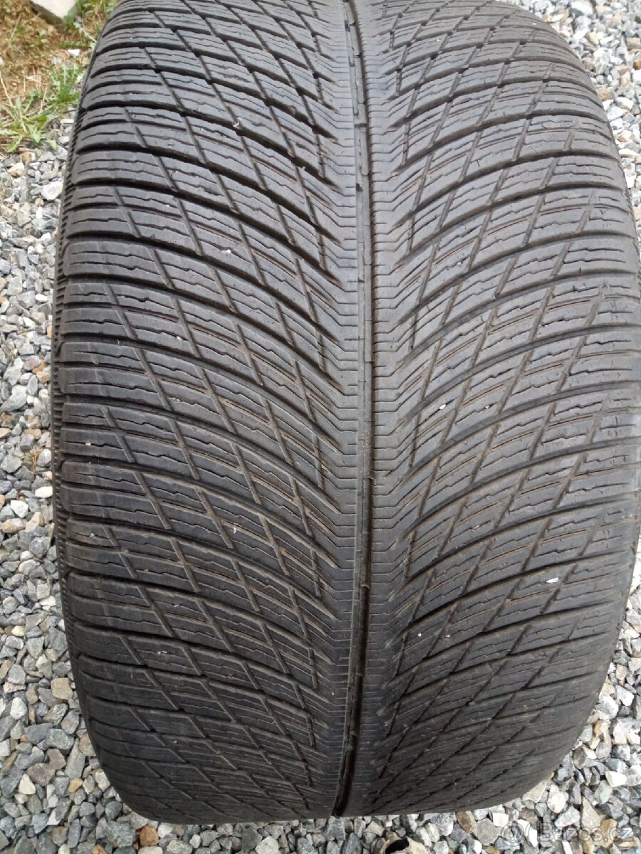 295/30 R21 - 2