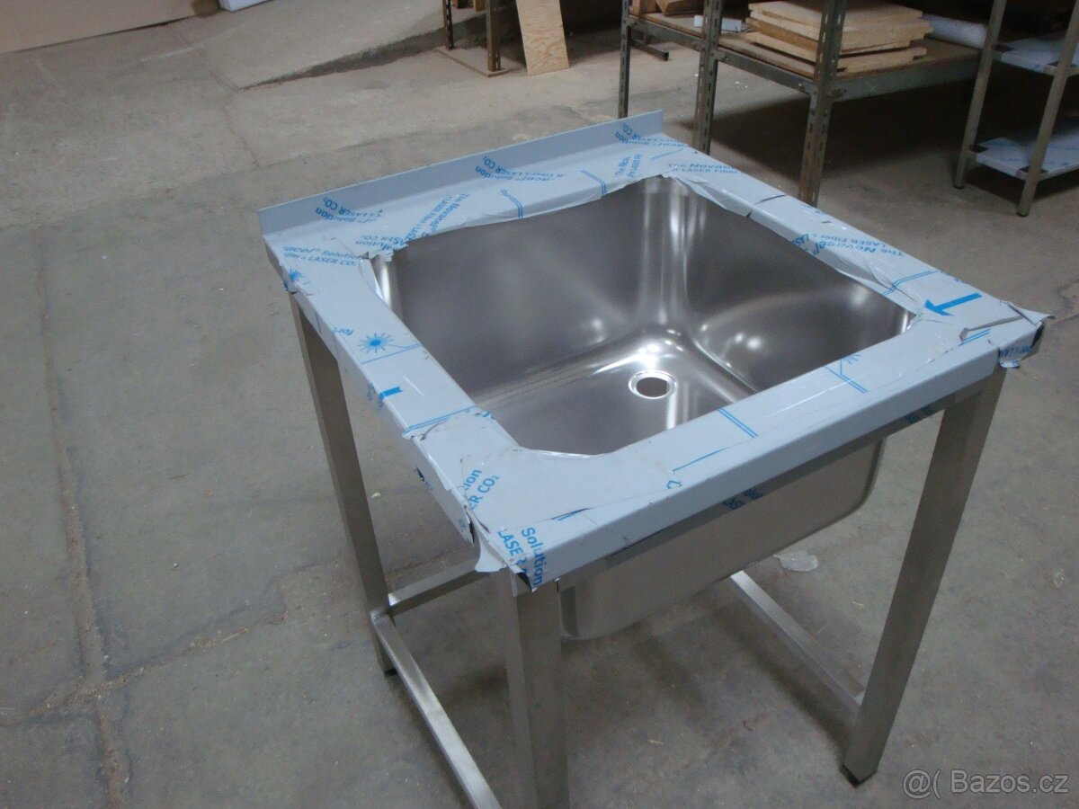 Nerezový stůl - 2