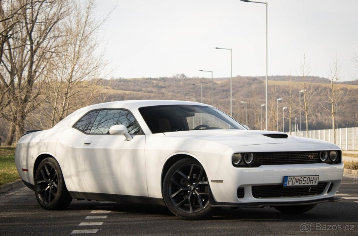 Dodge Challenger 5,7 HEMI - 2