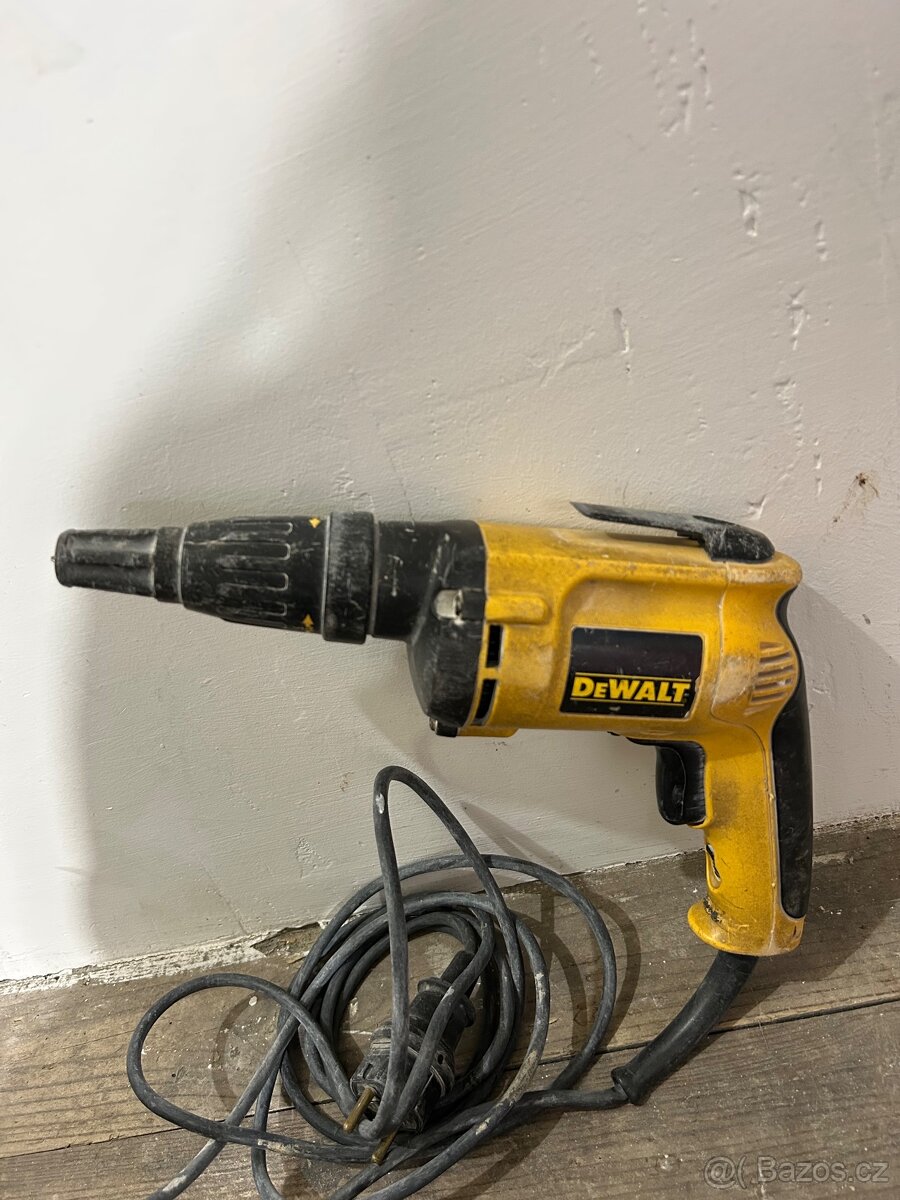 Elektrický šroubovák na sádrokarton DeWALT DW274 - 2