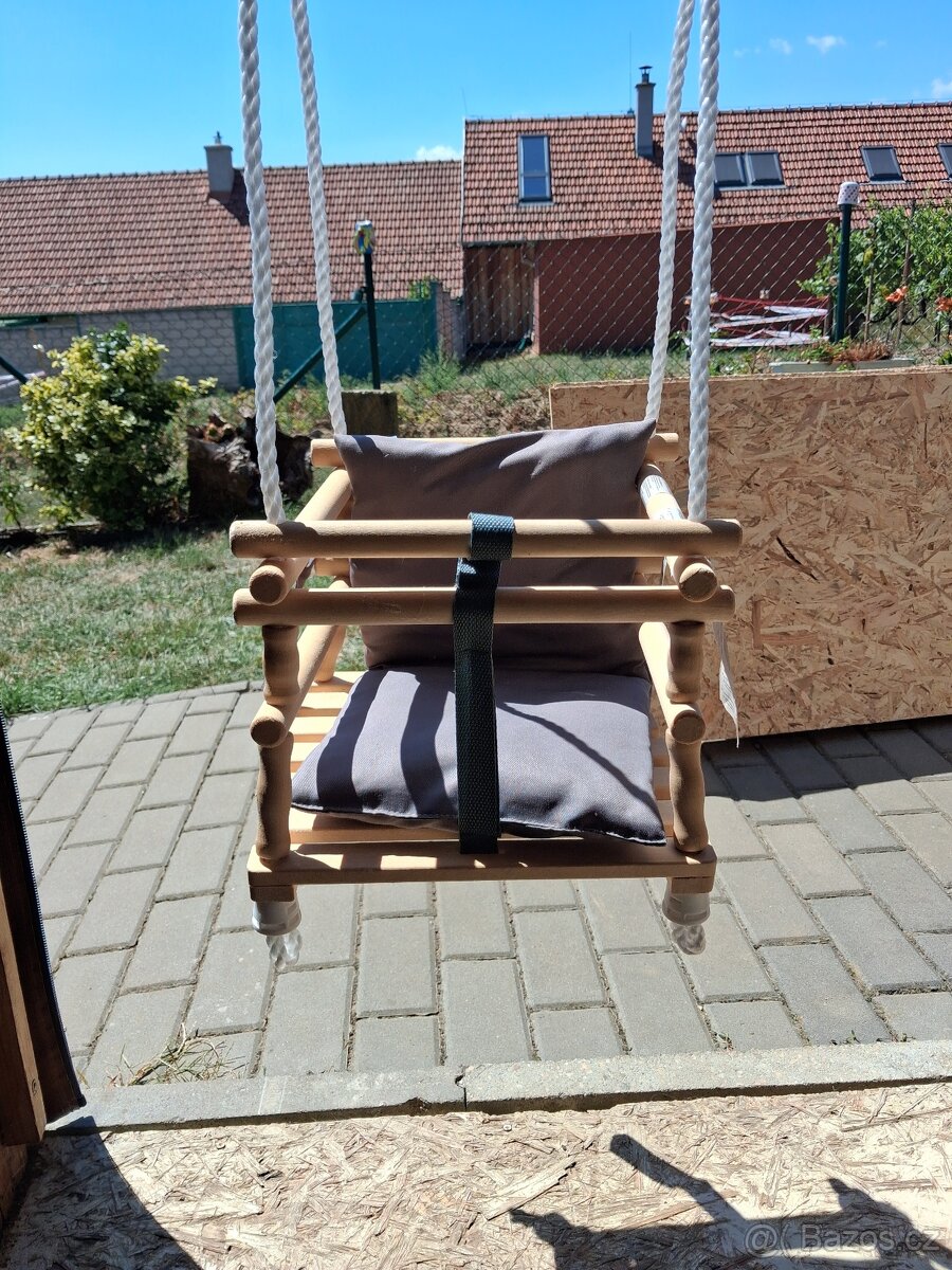 Dětská dřevěná houpačka - 2