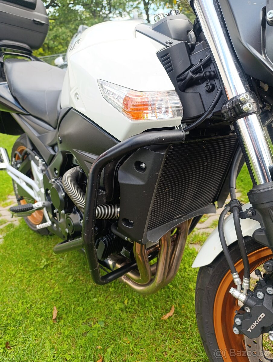 SUZUKI GSR 600 - 2