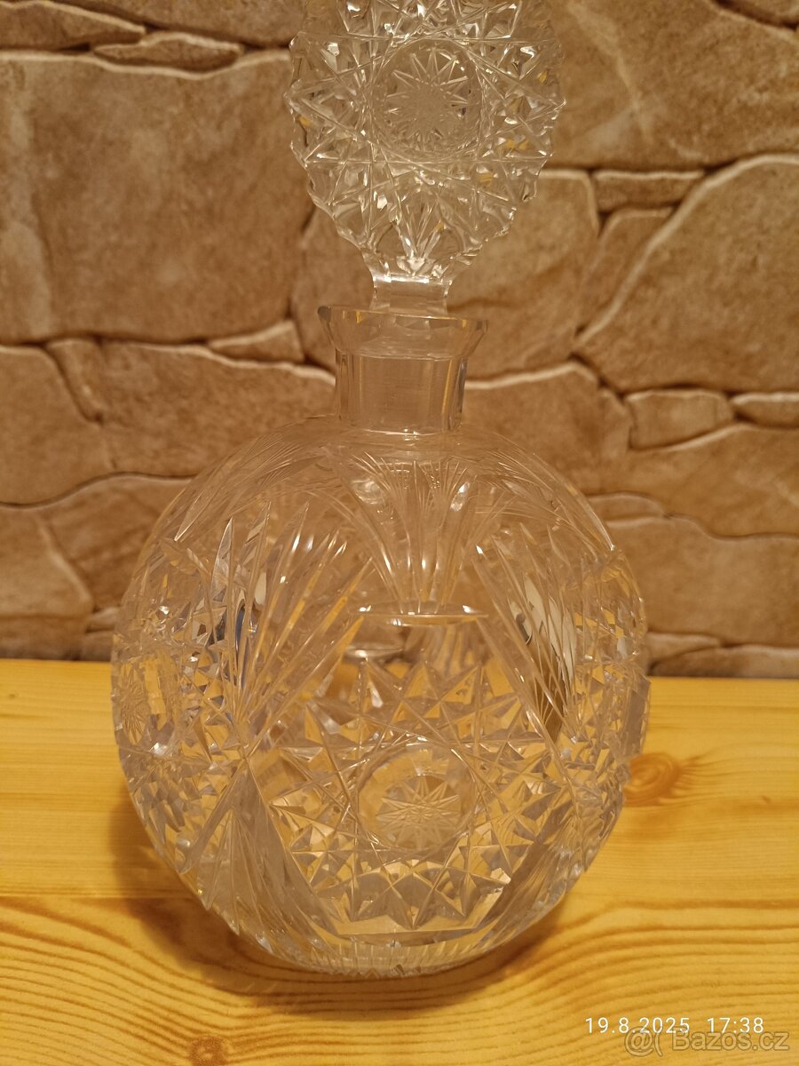 Prodám BROUŠENOU KŘIŠŤÁL. KARAFU NA ALKOHOL - 2
