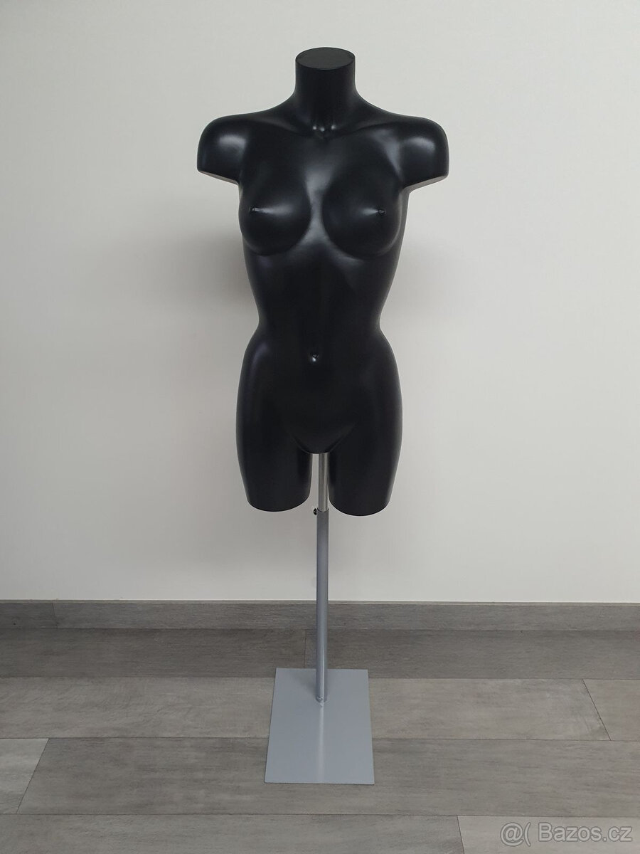 Bysta černá dámská - plastové torzo - 2
