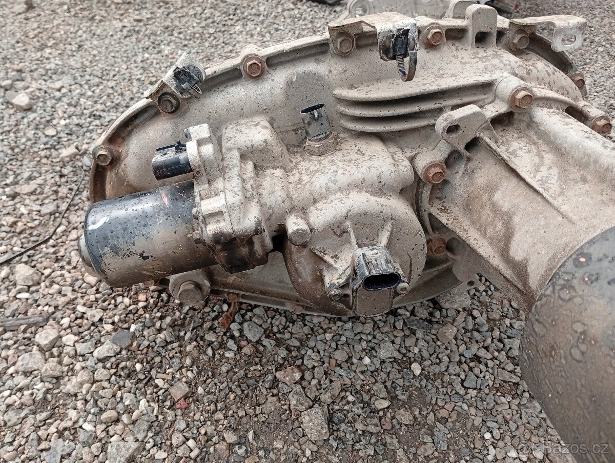 NISSAN NAVARA D23, RV 21 2,3DCI YD25DDTi ROZVODOVKA - 2