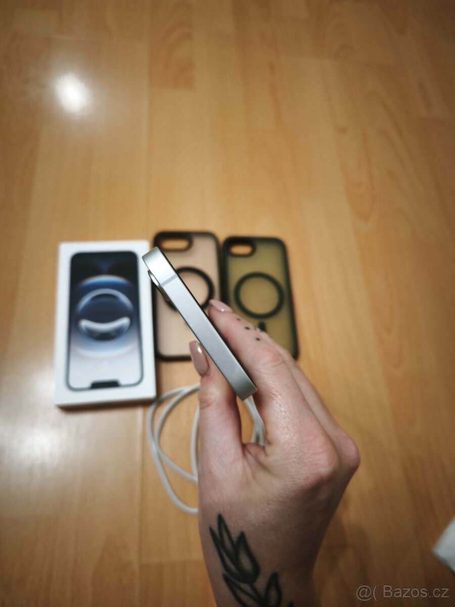 PRODÁM | APPLE IPHONE 16e 128 GB – STAV NOVÉHO + ZÁRUKA - 2