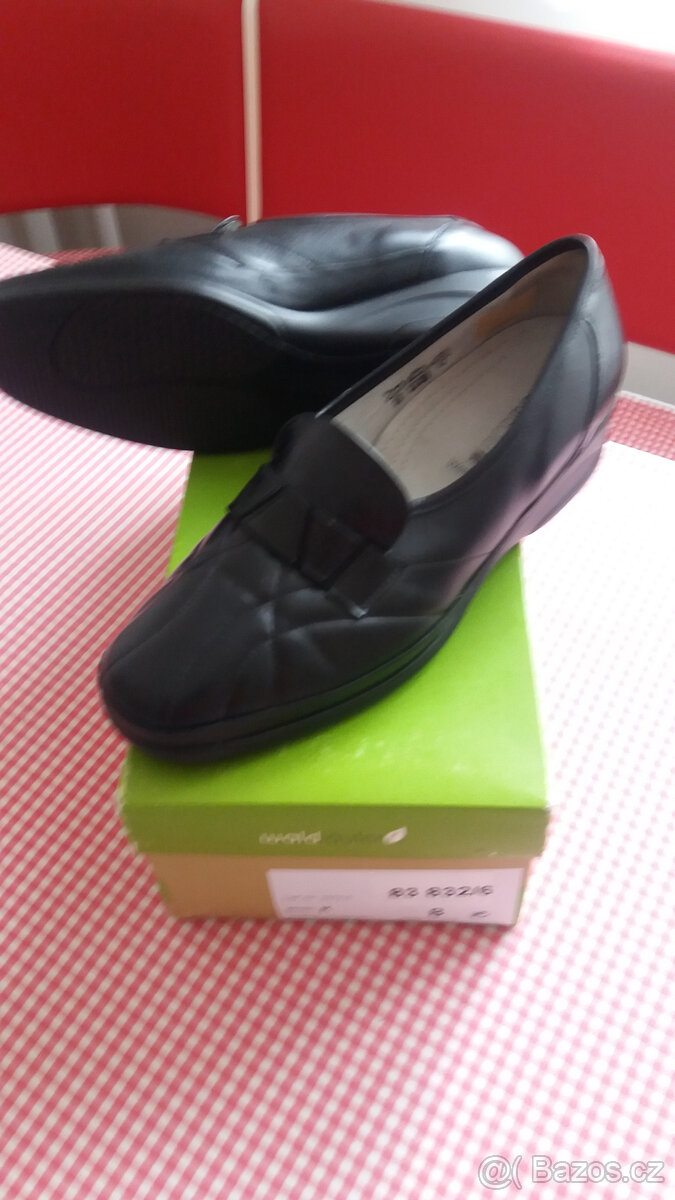 KOŽENÁ DÁMSKÁ OBUV - 2