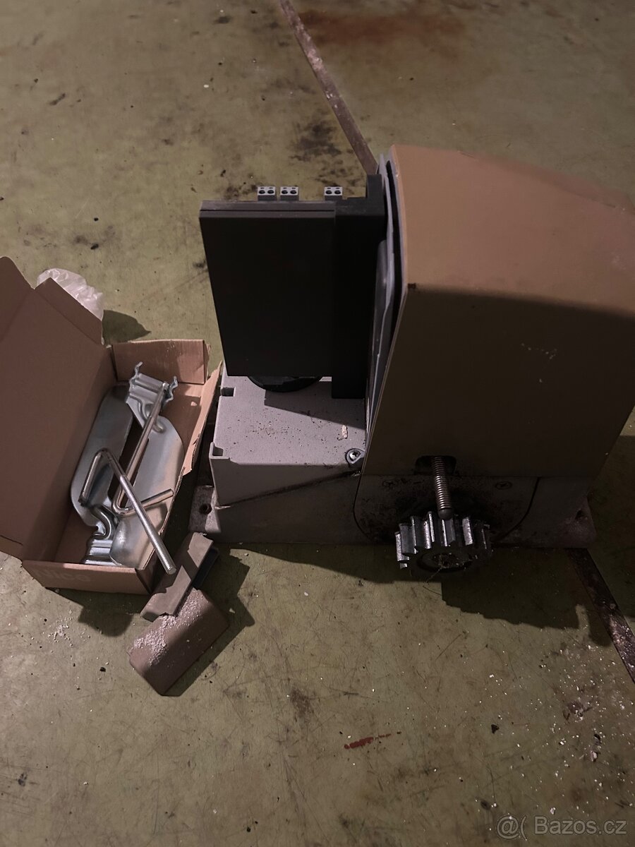 Nice Stiding Gate Operator - 2