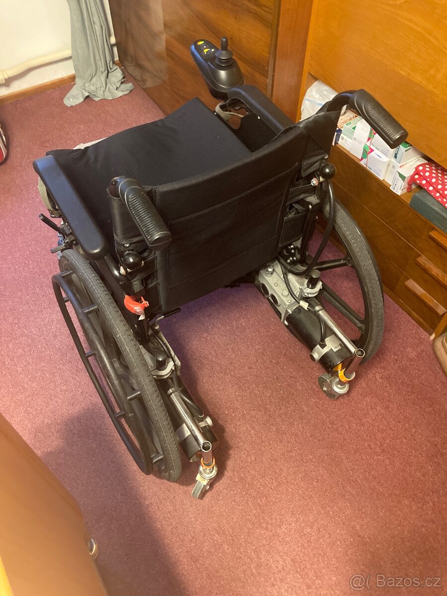 Skládací elektrický invalidní vozík - 2