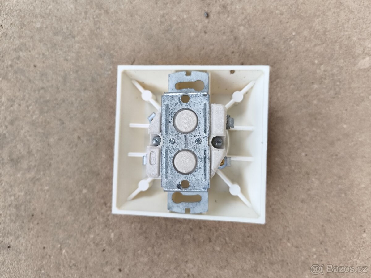 Elektro zásuvka retro - 2