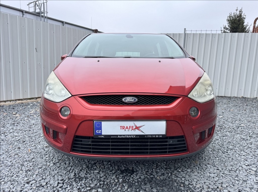 Prodám Ford S-MAX 2,0 TDCi,96kW,7míst,tažné - 2