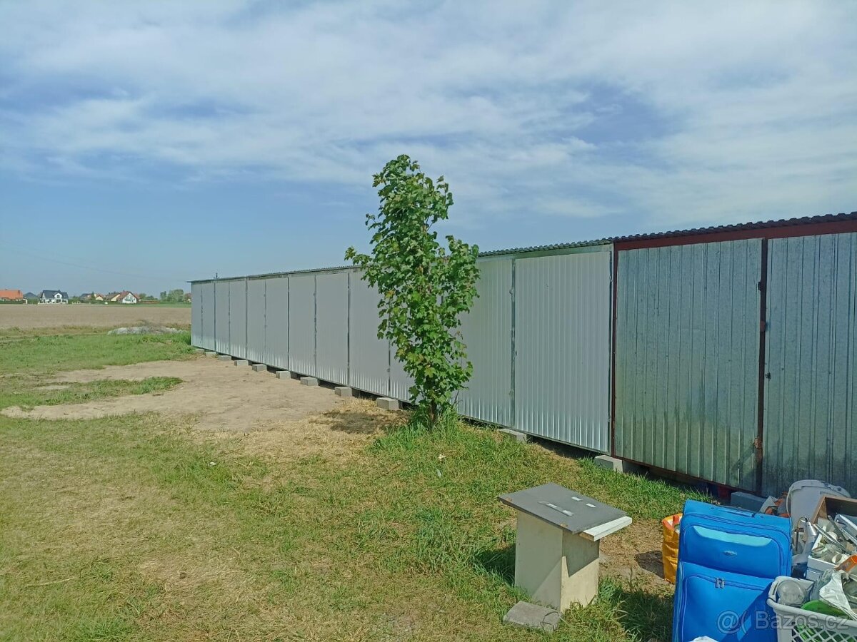 Plechová garáž 18x5m - 2