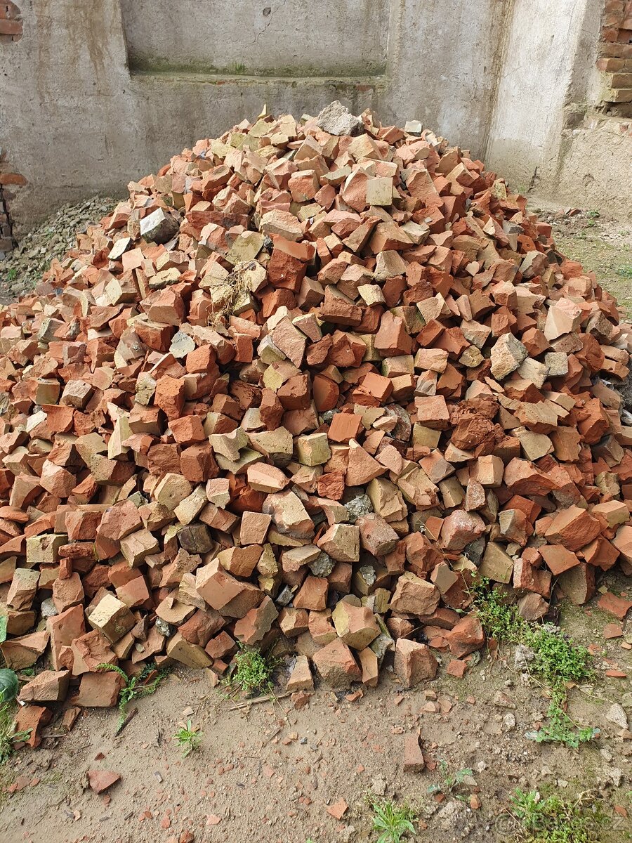 Cihlová a střešní drť - 2