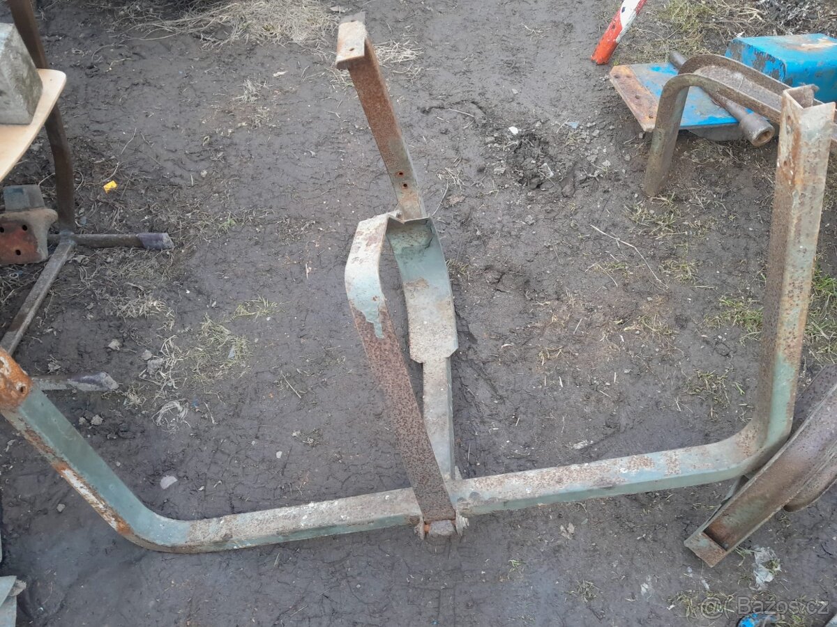 Držák rezervy v3s skříň - 2