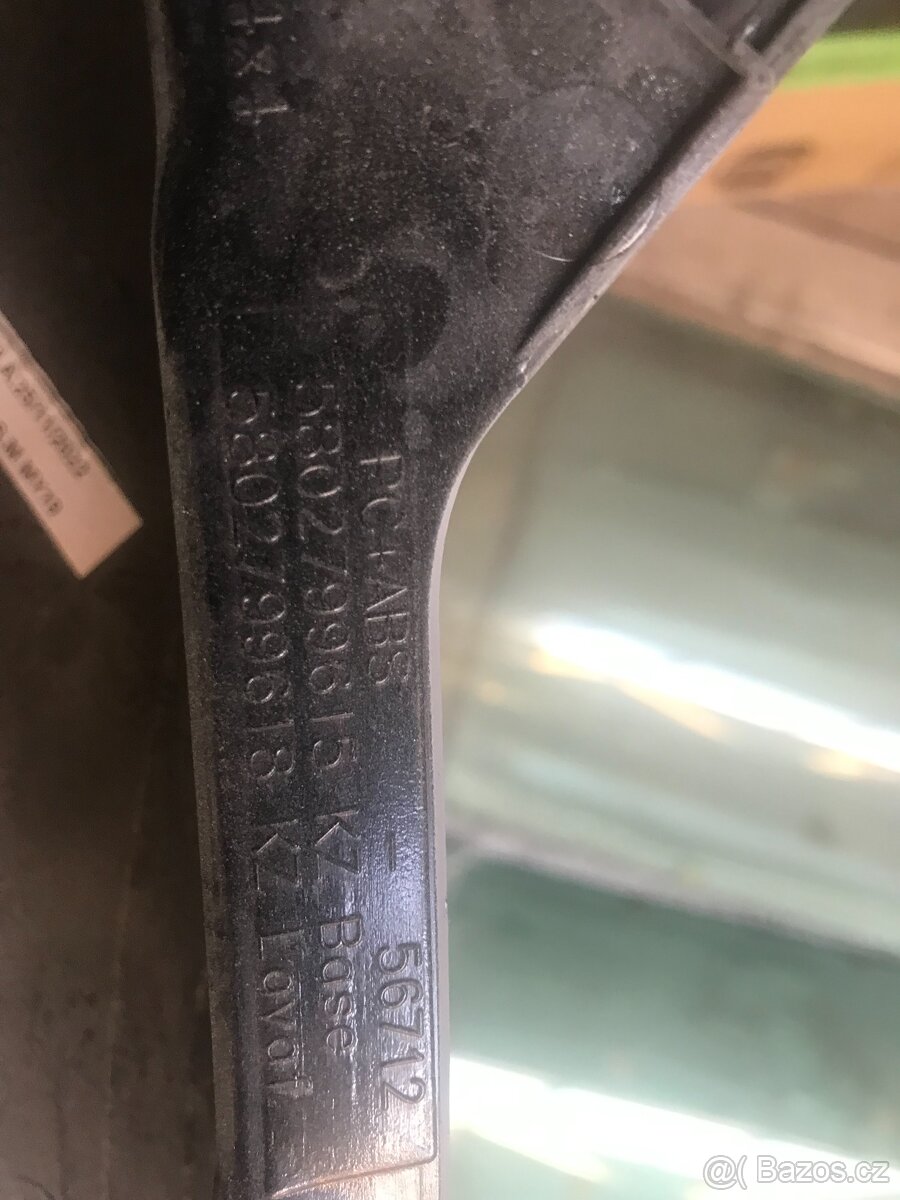 Lem předního nárazníku Iveco Daily - 2