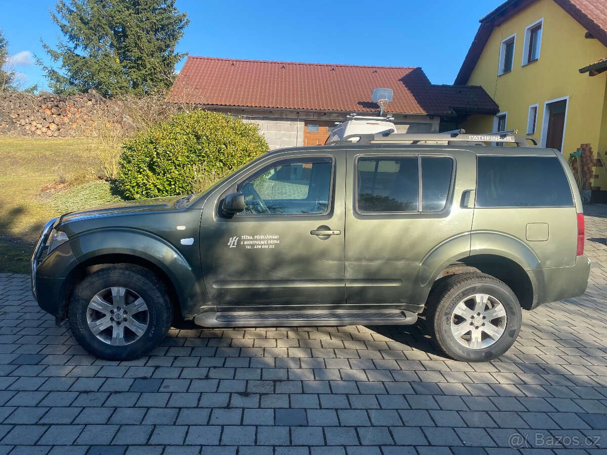 prodám nissan Patfinder - 2