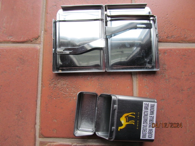 pouzdra na cigarety - plechová - 2