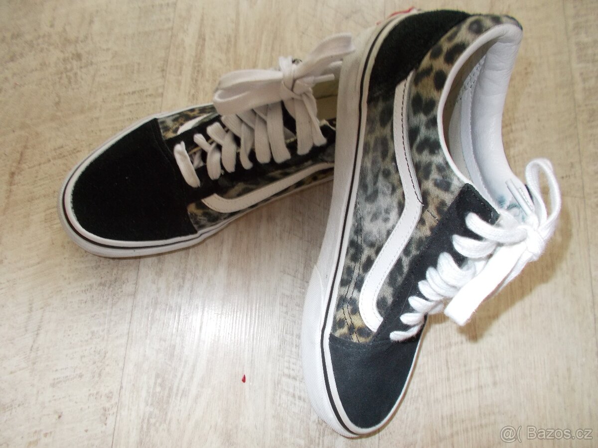 NÁDHERNÉ KOŽENE BOTY VANS V.39 100%STAV - 2