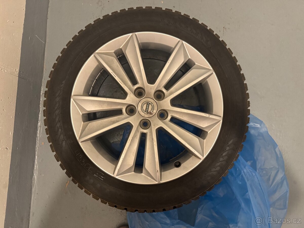 Kompletní zimní kola Volvo Nokian pneumatiky - 2