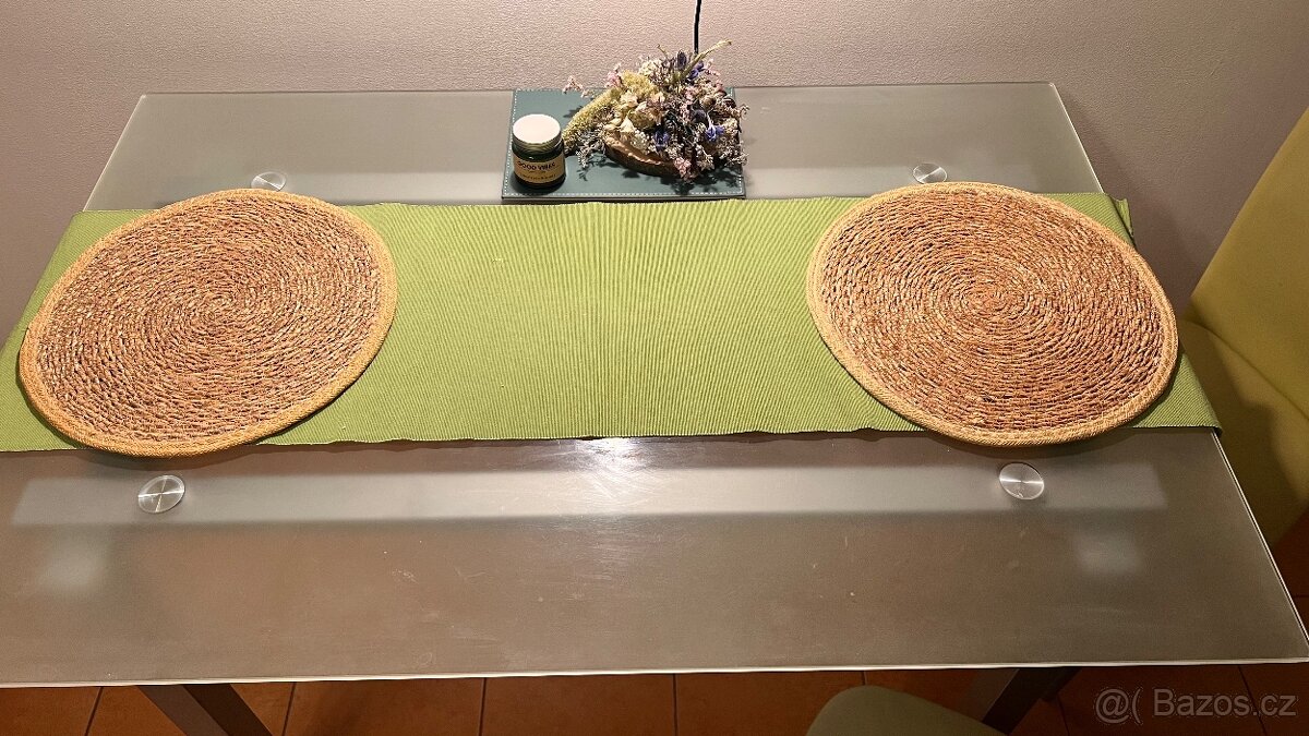 Skleněný stůl a 4 židle - 2