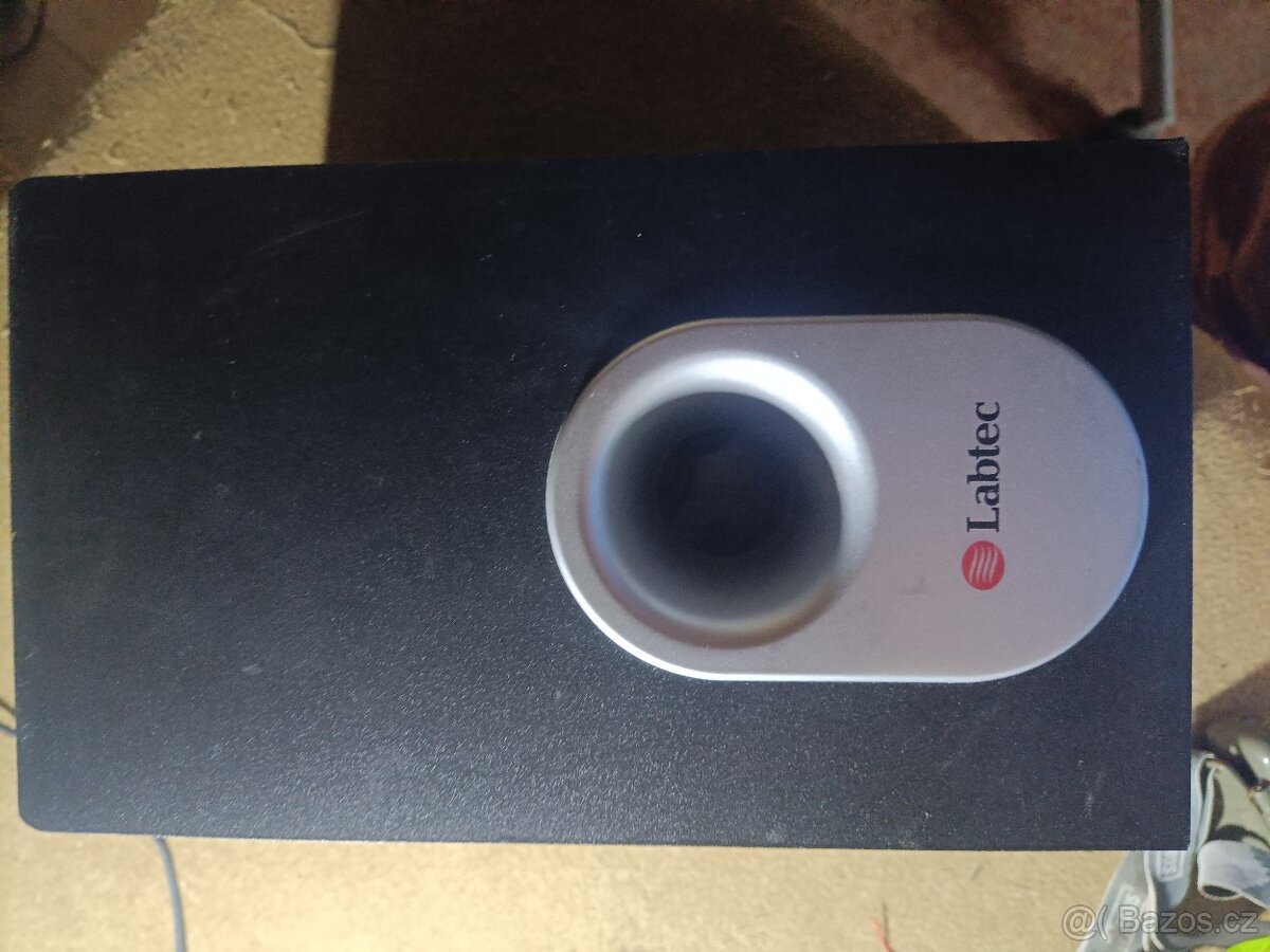 Nabízím subwoofer a dva satelity - 2